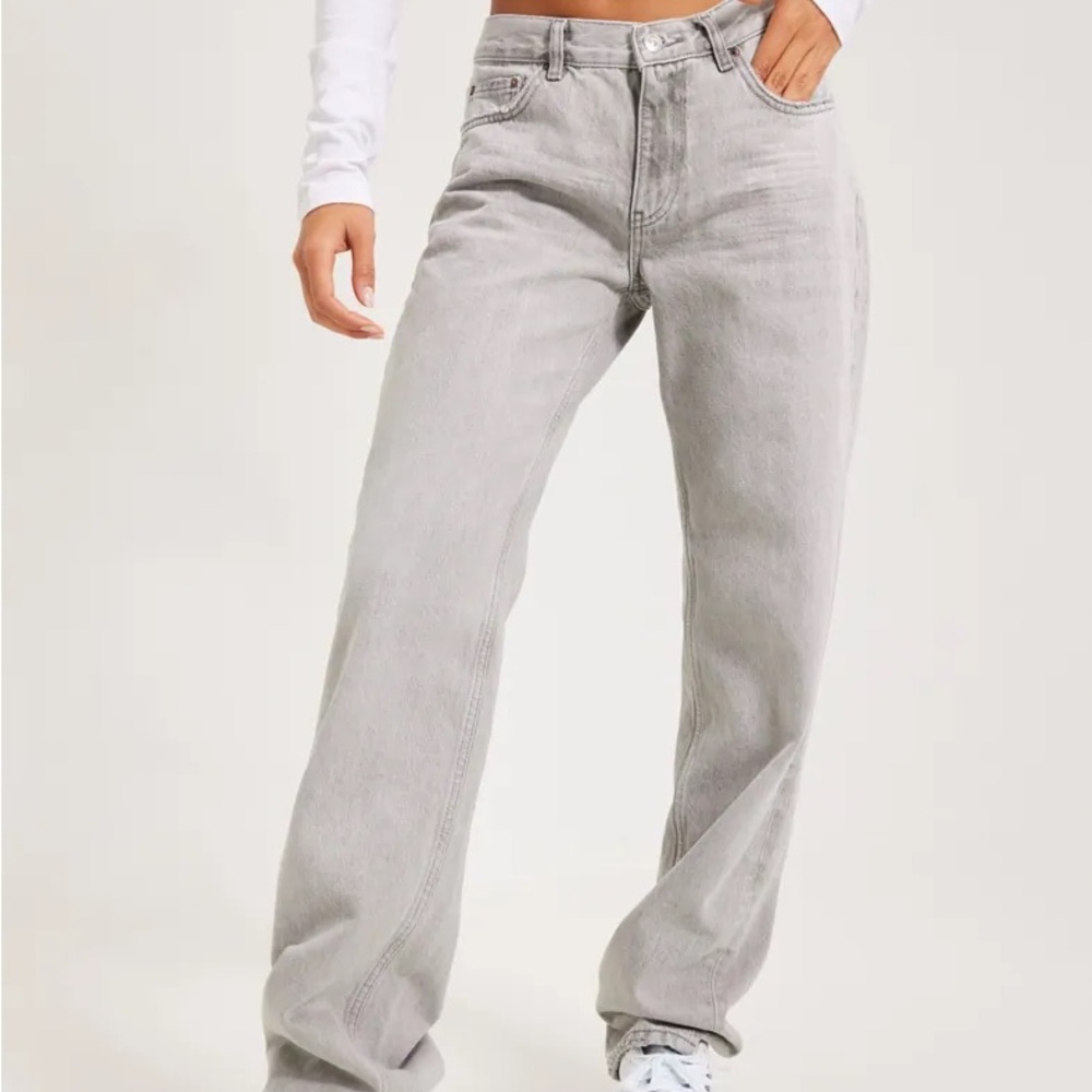 Ginatricot Grey Low Straight Jeans